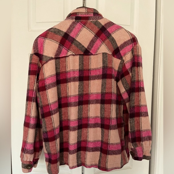 Fall medium weight Plaid Shacket - Picture 2 of 4
